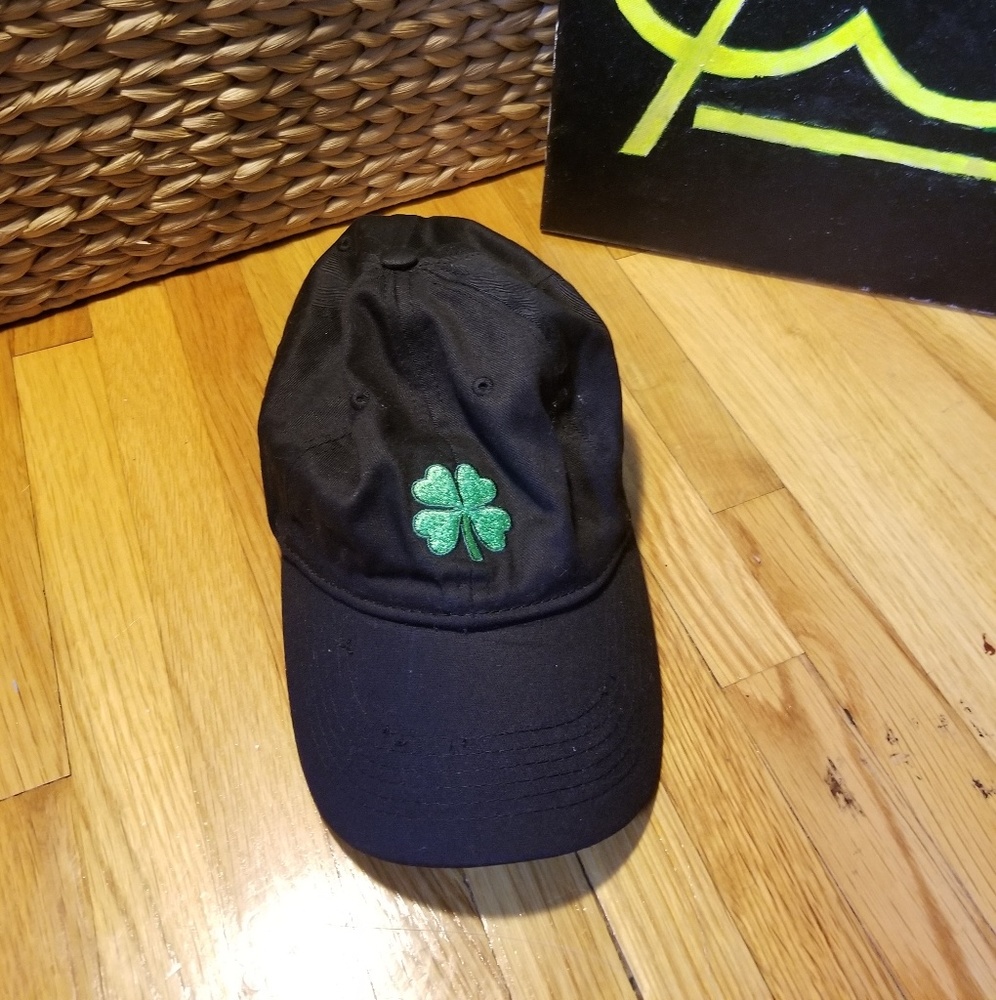 Wild Clover hat